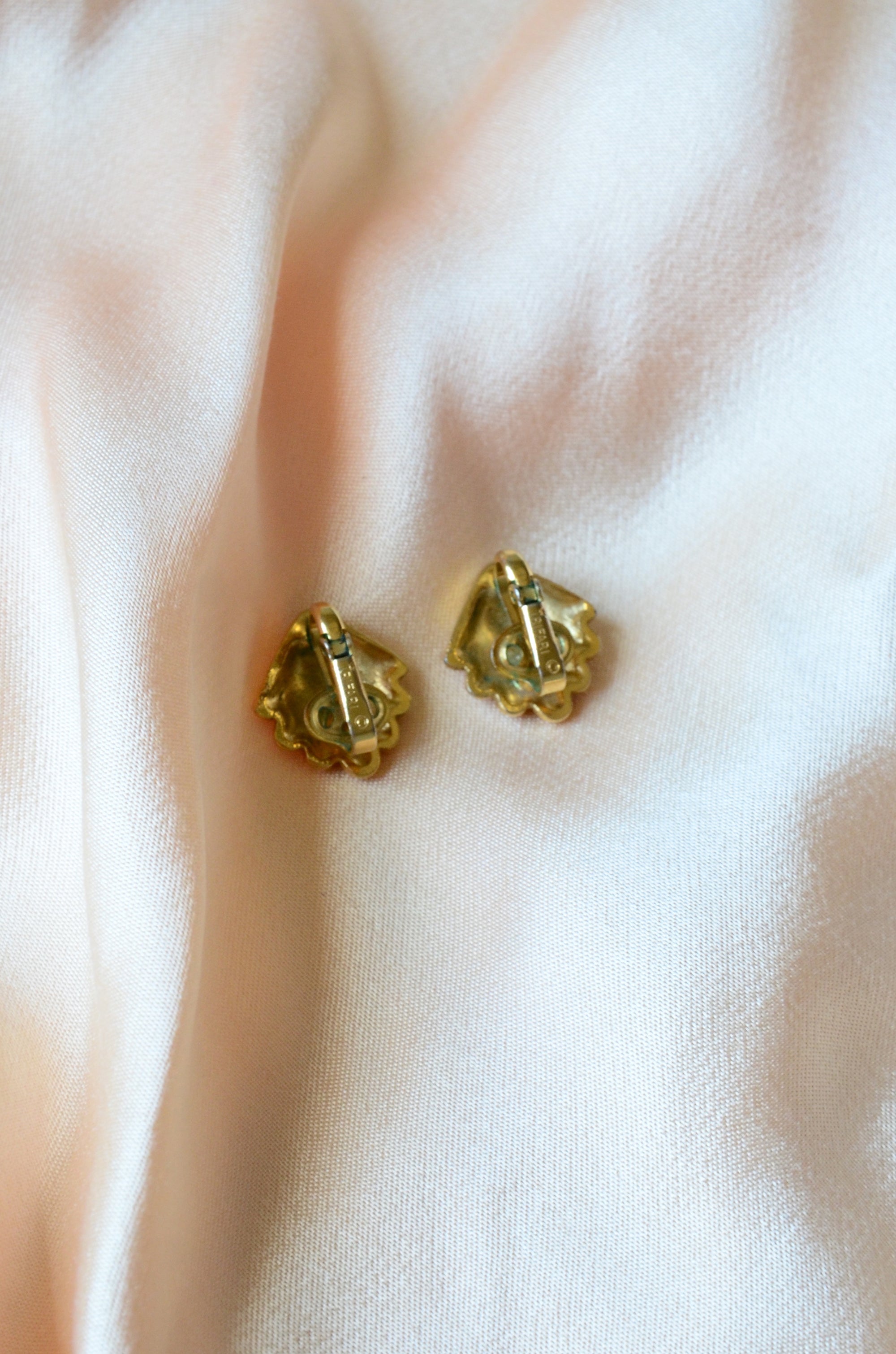 Scalloped Shell Earring